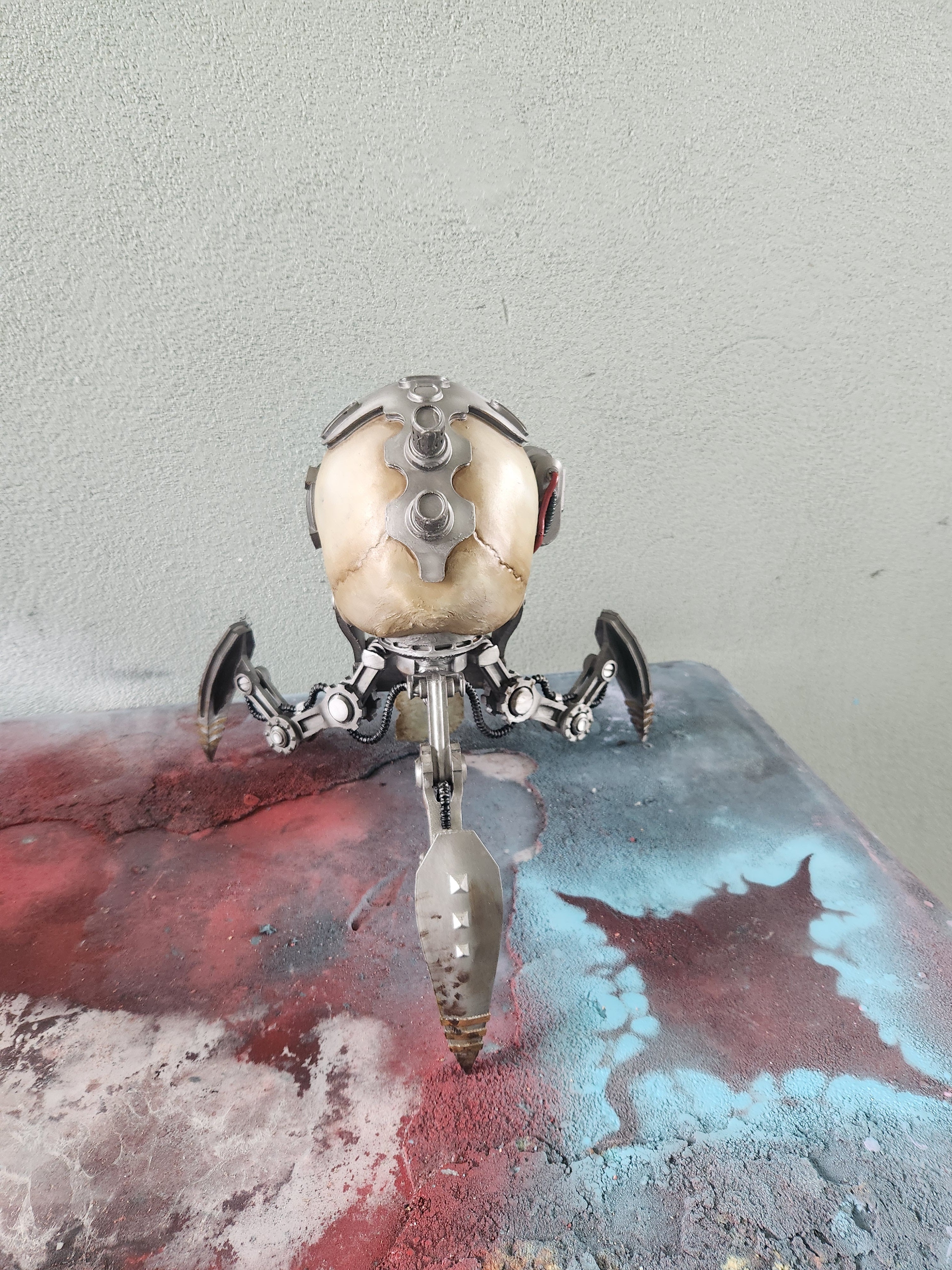 1:1 Scale 4K Servitor Skull One – Life-Size Grimdark Display Prop