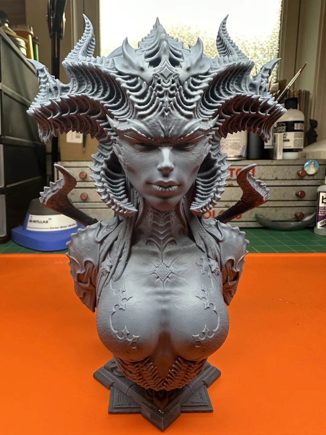 Eastman Bust Collection 1:1 Scale - Rising Sun FPV