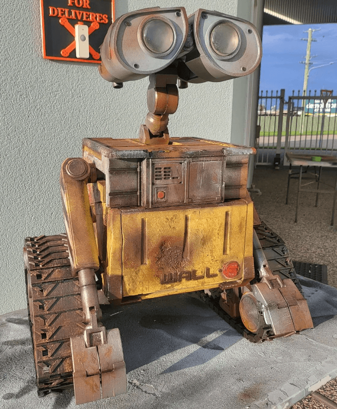 WALL-E Life Size Scale Centrepiece Statue - Rising Sun FPV