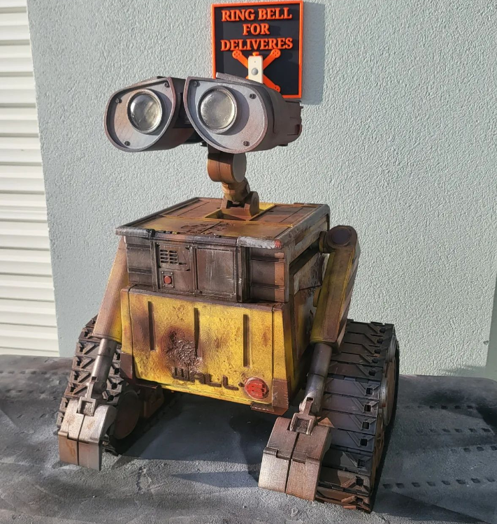 WALL-E Life Size Scale Centrepiece Statue - Rising Sun FPV